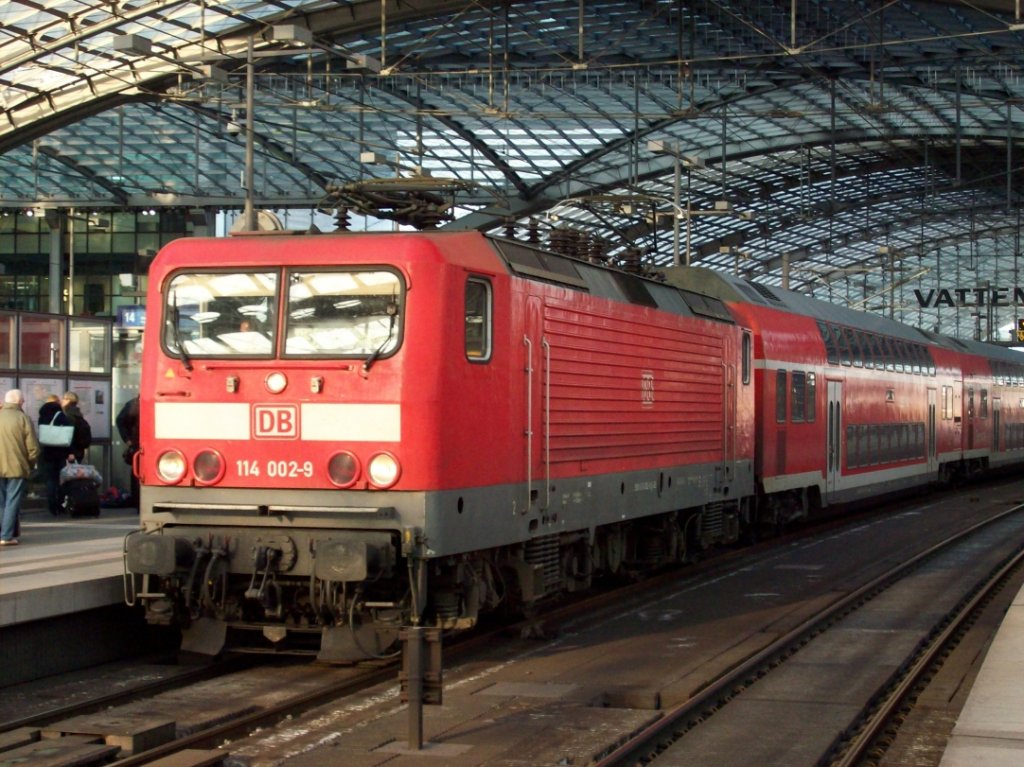 114 002 - als RE 2 - in Berlin Hauptbahnhof - am 11.April 2013, Zug verkehrt im Auftrag der Ostdeutsche Eisenbahn GmbH.