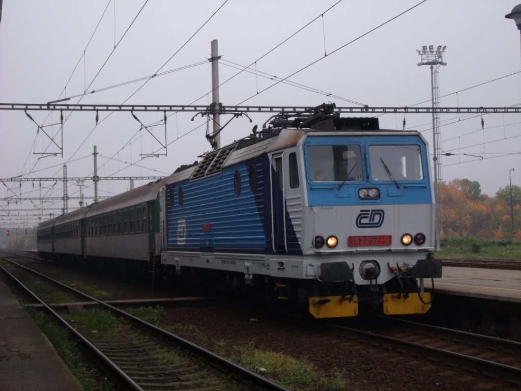 CD - 163 257 - mit Personenzug Os 6811 - in Teplice v Cechch - am 15.Oktober 2012