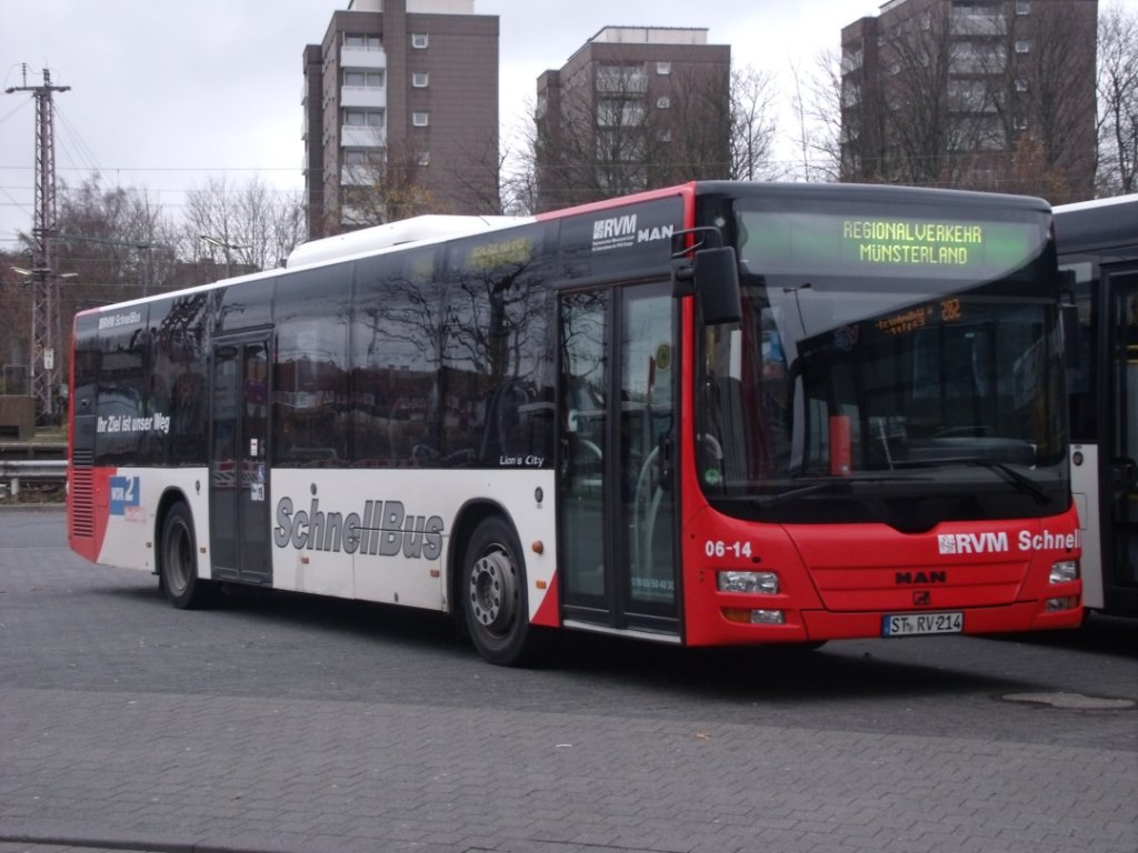 MAN Loin´s City  - ST RV 214 - der Regionalverkehr Mnsterland GmbH - am 29.November 2012 - in Osnabrck, am Hauptbahnhof, Abstellplatz
