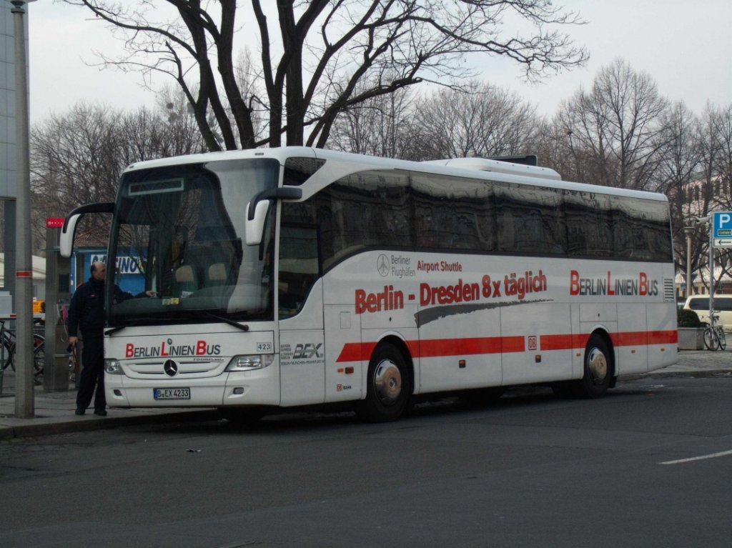 MB Tourismo II RHD - B EX 4233 - in Dresden, Hbf., Bayrische Str.