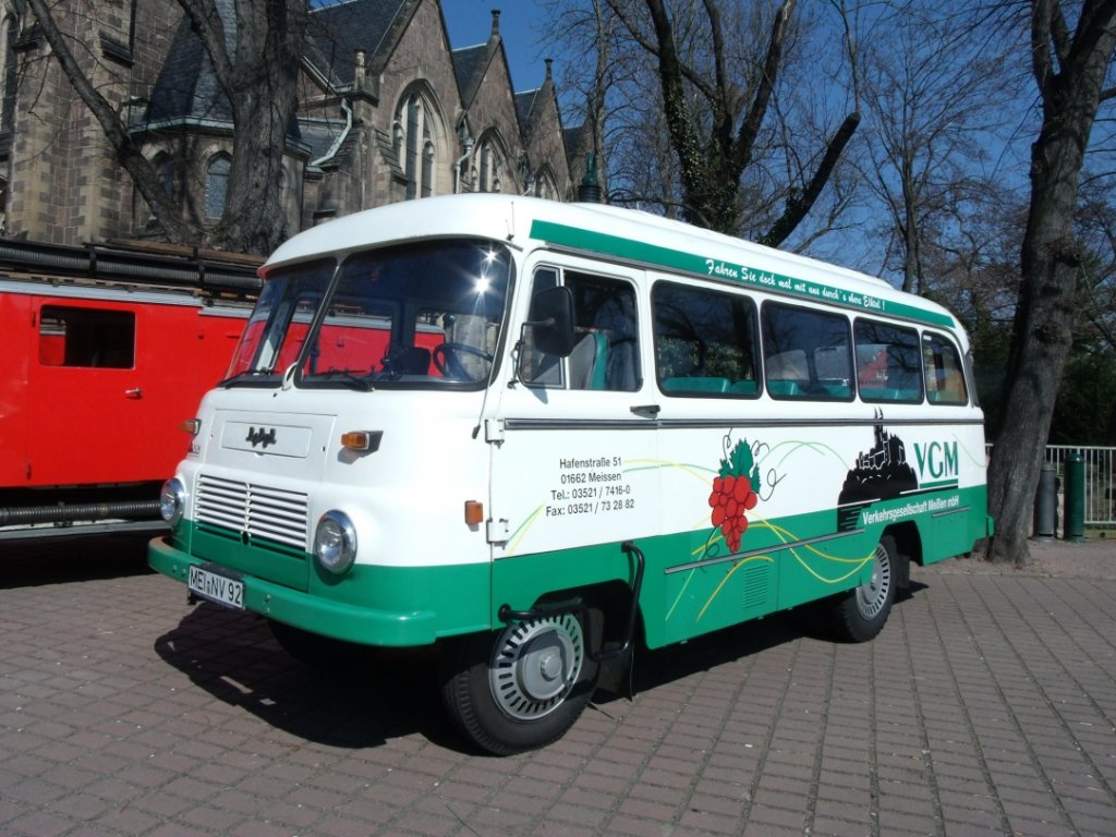 MEI NV 92 | Robur | abgestellt - in Weinbhla, am Zentralgasthof - am 24.Mrz 2012. Anlsslich 100 Jahre Busverkehr im Meiner Land.