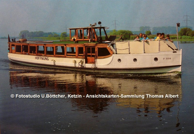 Name:  HOFFNUNG  / Baujahr: 1914 / Bauwerft: ? in Magdeburg (Deutschland) / Flagge: Deutschland / L�nge: 19,70 m / Breite: 3,60 m / Tiefgang: 0,91 bis max. 1,08 m / 50 Passagiere (ex 95 Passagiere, ex 120 Passagiere) / Antrieb: Dieselmotor mit 66 kW (ex 80 PS ?) / Eigner ~ Betreiber: Personenschifffahrt Wilfried Herzog in Ketzin , ex Richard Herzog in Ketzin / Heimathafen: Ketzin (ex Berlin bis 1947) / Fahrtgebiet: Havel / Schiffs- oder Registriernummer: P-558 (P 558) , ex 3-288 / Bemerkung: Die MS  Hoffnung  ist sowohl das kleinste als auch das �lteste Schiff des Familienunternehmens. So steht es auf der Website des Eigners. Es lag nach dem zweiten Weltkrieg gesunken im Wannsee, wurde gehoben und nach Niederlehme gebracht. Anschlie�end verblieb es in der sowjetischen Besatzungszone. 1974 wurde das Schiff modernisiert und umgebaut, sowie eine neue Maschine eingebaut.