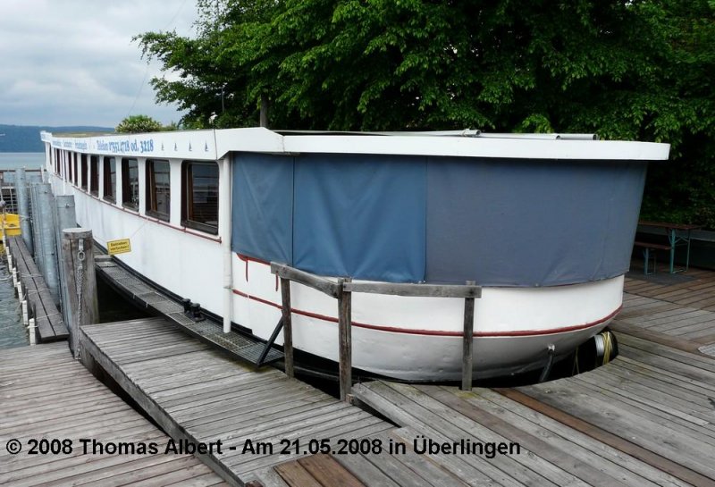 Name:  METTNAU  / Baujahr: 1929 / Bauwerft: Bodan-Werft in Kressbronn (Deutschland) / Flagge: Deutschland / L�nge: 30,10 m / Breite: 5,80 m / Tiefgang: 1,07 m (leer) , 1,22 m (beladen) / 200 Passagiere / Antrieb: 6-Zyl.-MWM Diesel RH 30 SU mit 180 PS / Eigner~Betreiber: Segelschule Raschewski in �berlingen (unbekannter privater Eigner bis 1968, Deutsche Bundesbahn bis 1963, Generaldirektion der S�dwestdeutschen Eisenbahnen bis 1952, Deutsche Reichsbahn bis 1945) / Heimathafen: �berlingen (ex Radolfzell - Konstanz) / Fahrtgebiet: Bodensee / Schiffs- oder Registriernummer: F 983 (w�hrend der franz�sischen Besatzung) / Bemerkung: Seit 1963 als Fahrgastschiff au�er Betrieb. Nicht mehr fahrbereit, liegendes Club- und Schulungsheim.