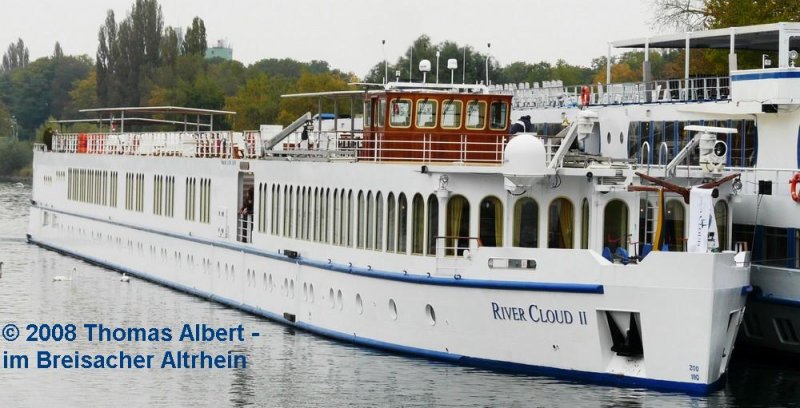 Name:  RIVER CLOUD II  / Baujahr: 2001 / Bauwerft: Grave BV in Grave (Niederlande) / Flagge: Malta (Gro�britannien bis 2006, Portugal bis 2005) / L�nge: 103,00 m / Breite: 9,90 m / Tiefgang: 1,30 m / 88 Passagiere / Antrieb: MAN 2 x 600 PS / Eigner~Betreiber: Schiffahrt Gesellschaft River Cloud 2 mbH / Heimathafen: Valletta (London bis 2006, Madeira bis 2005) / Fahrtgebiet: Europaweit / Schiffs- oder Registriernummer: 04800450 / Bemerkung: 
