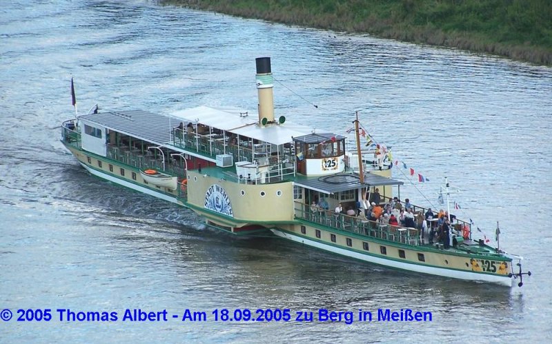 Name:  STADT WEHLEN  (III) , ex  M�HLBERG  -1962 , ex  DRESDEN  (III)-1926 / Baujahr: 1879 / Bauwerft: Blasewitz in Dresden-Blasewitz (Deutschland) / Flagge: Deutschland / L�nge: 58,50 m (auch 59,20 m , bis 1895 56,40 m) / Breite: 5,24 m - 10,44 m �ber Radkasten / Tiefgang: 0,88 m (leer) / 300 Passagiere (ab 1994), 693 ab 1982, 802 ab 1951, ca.500 ab 1879 / Antrieb: Dampfmaschine (oszillierende 2-Zylinder-Verbundmaschine) mit 180 PS / Eigner~Betreiber: S�chsische Dampfschiffahrts GmbH & Co. Conti Elbschiffahrts KG in Dresden / Heimathafen: Dresden / Fahrtgebiet: Elbe / Schiffs- oder Registriernummer: ex DSU 419 , 3-158 , P-213 / Bemerkung: Die Leistung der 1857 erbauten Dampfmaschine wurde 1915 durch Umbau von 120 PS auf 180 PS erh�ht. 1949/50 Aufbau des Oberdecks und Ver�nderung der Bordfenster. Von 1978 bis 1981 wegen Kesselschaden au�er Dienst. 1993/94 Rekonstruktion.