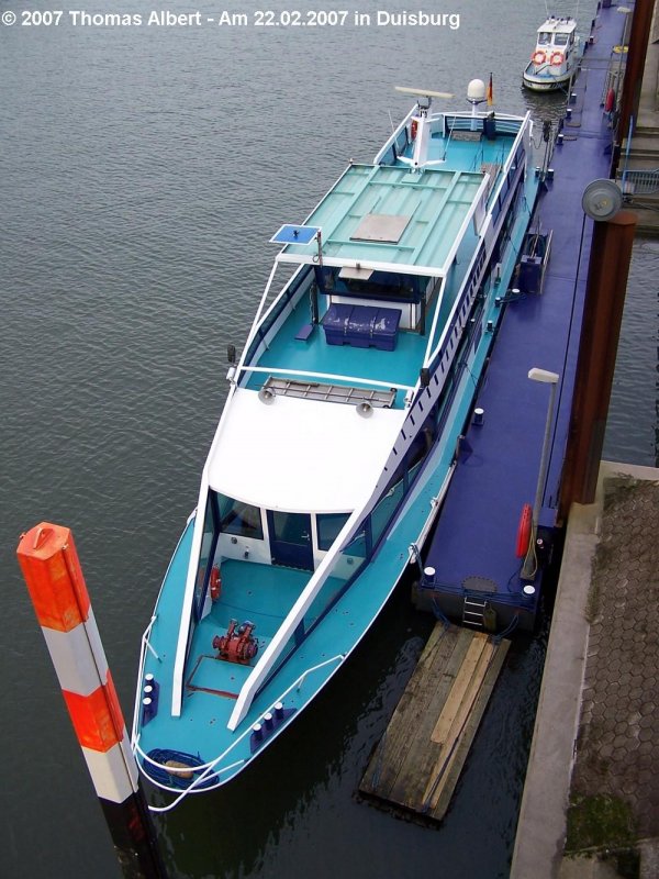 Weiter Fotos:  KARL JARRES  (1992) - Schr�g von Oben (Br�cke) und von Vorn