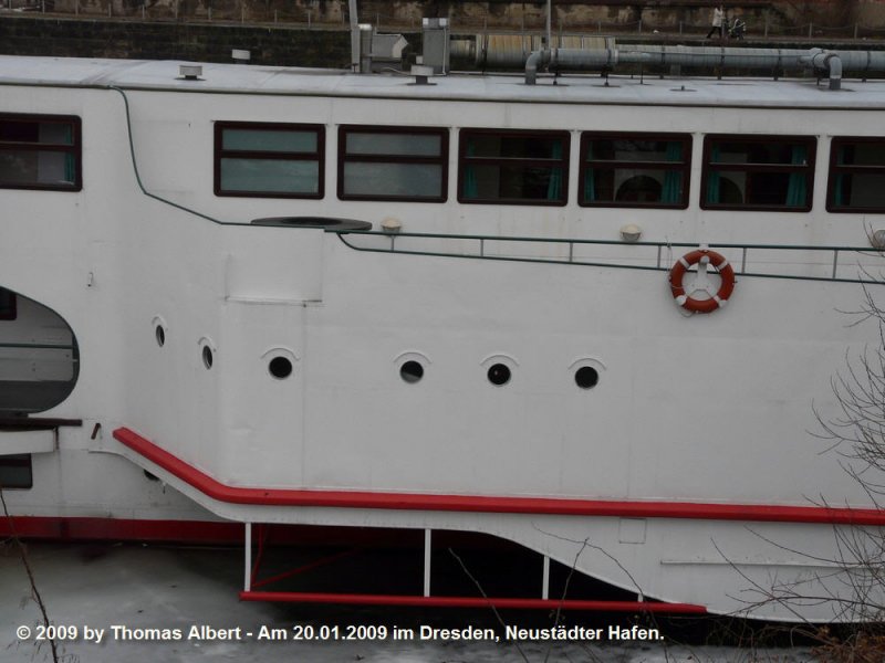 Weitere Fotos:  M.D.P�PPELMANN  (1963) - Der vordere Teil vom Radkasten auf Backbord