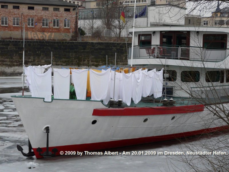 Weitere Fotos:  M.D.P�PPELMANN  (1963) - Gro�e W�sche auf dem Vorschiff