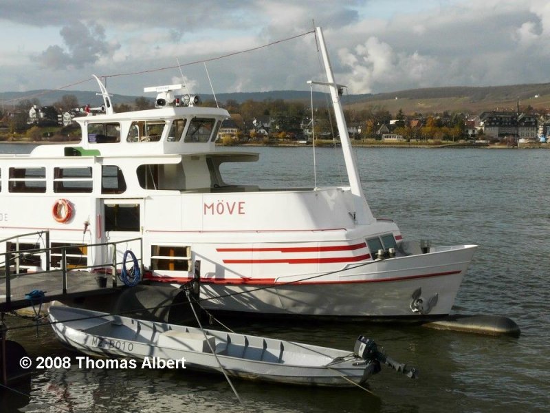 Weitere Fotos:  M�VE  (1955) - Bugansicht von Steuerbord