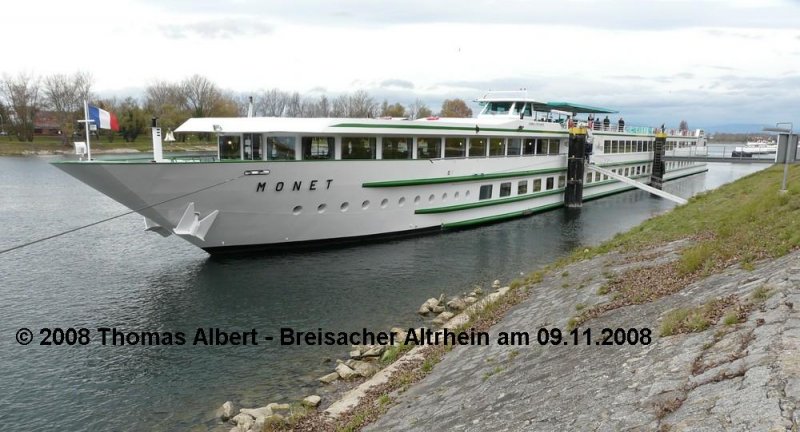 Weitere Fotos:  MONET  (1999) - Backbordseite schr�g von Vorn