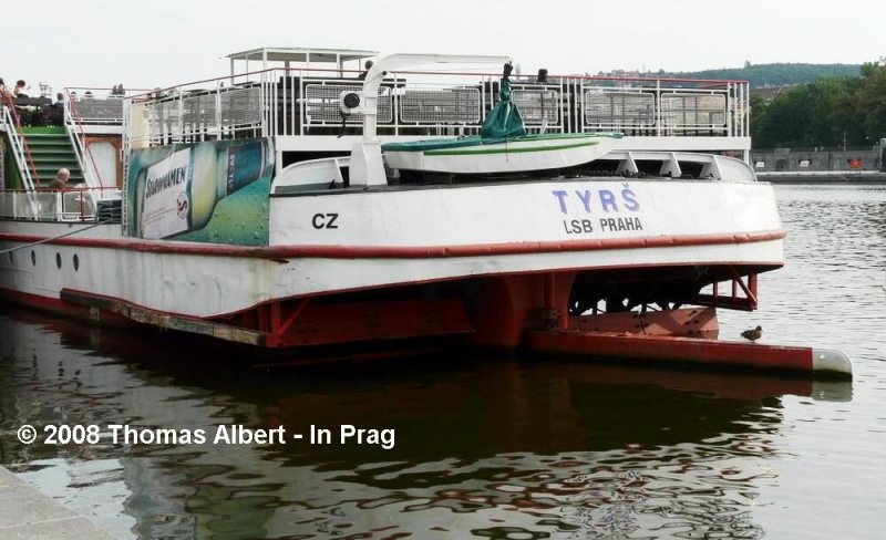 Weitere Fotos:  TYRS  (1958) / Weitere Fotos:  TYR�  (1958) - Heckansicht, schr�g von achtern.